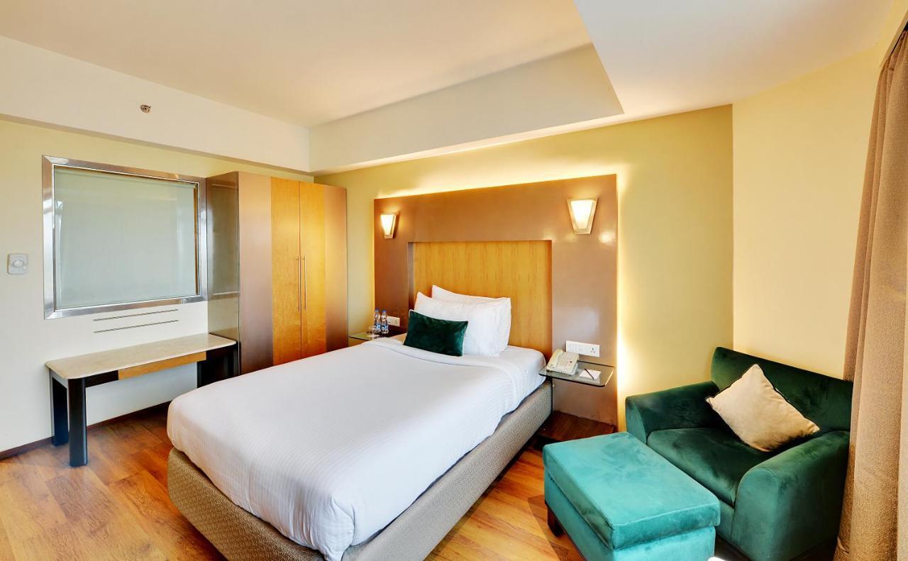 The Golkonda Hotel Hyderabad Exterior foto